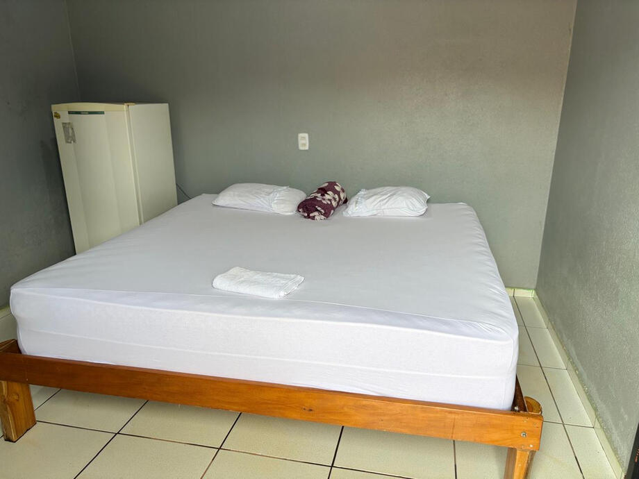 🛏️ Hospedagem segura, com conforto e tudo que você precisa: ar, TV, Wi-Fi,Água quente e tranquilidade.